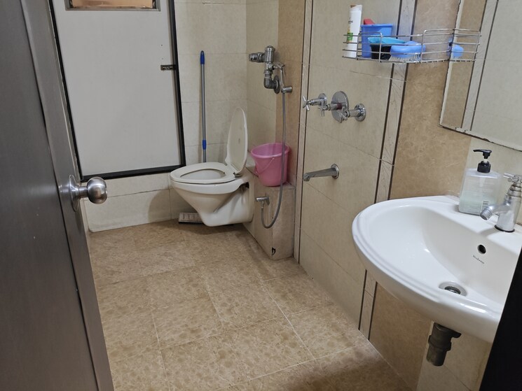Bathroom, lok-puram 1 Bedroom 550 Sq.Ft. Apartment In Vasant Vihar Thane 8020446