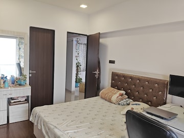 Bedroom in 3 BHK Apartment at Kabra Hyde Park, Manpada – for Rent