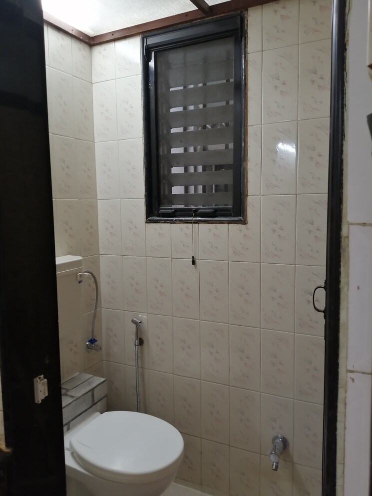Bathroom, vasant-chandan-chs 2 Bedroom 755 Sq.Ft. Apartment In Vasant Vihar Thane 8020506