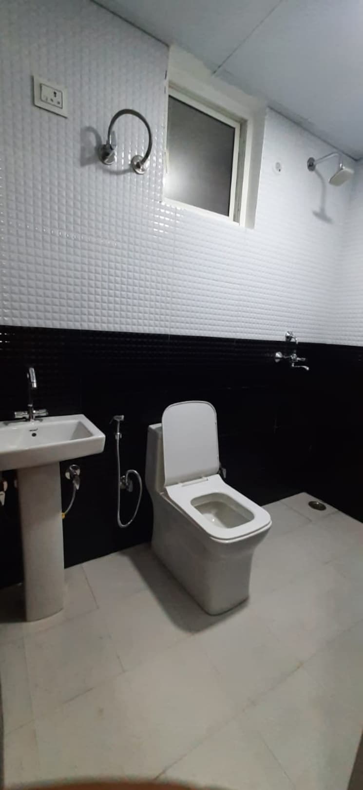 Bathroom, sector 73 2 Bedroom 1050 Sq.Ft. Builder Floor In Sector 73 Noida 8020513