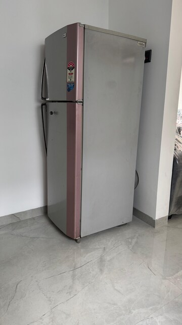 Room in 2 BHK Apartment at Unique Legacy Royale, Keshav Nagar – for Rent