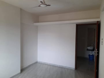 Room in 3 BHK Apartment at Dhanori – for Rent