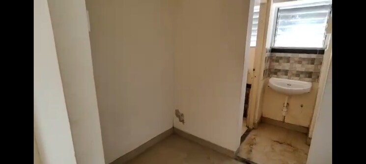 Room, mhada-building-parel 1 Bedroom 250 Sq.Ft. Apartment In Parel Mumbai 8020586