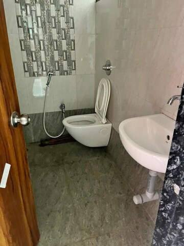 Bathroom in 2 BHK Apartment at Pratap Nagar – for Rent