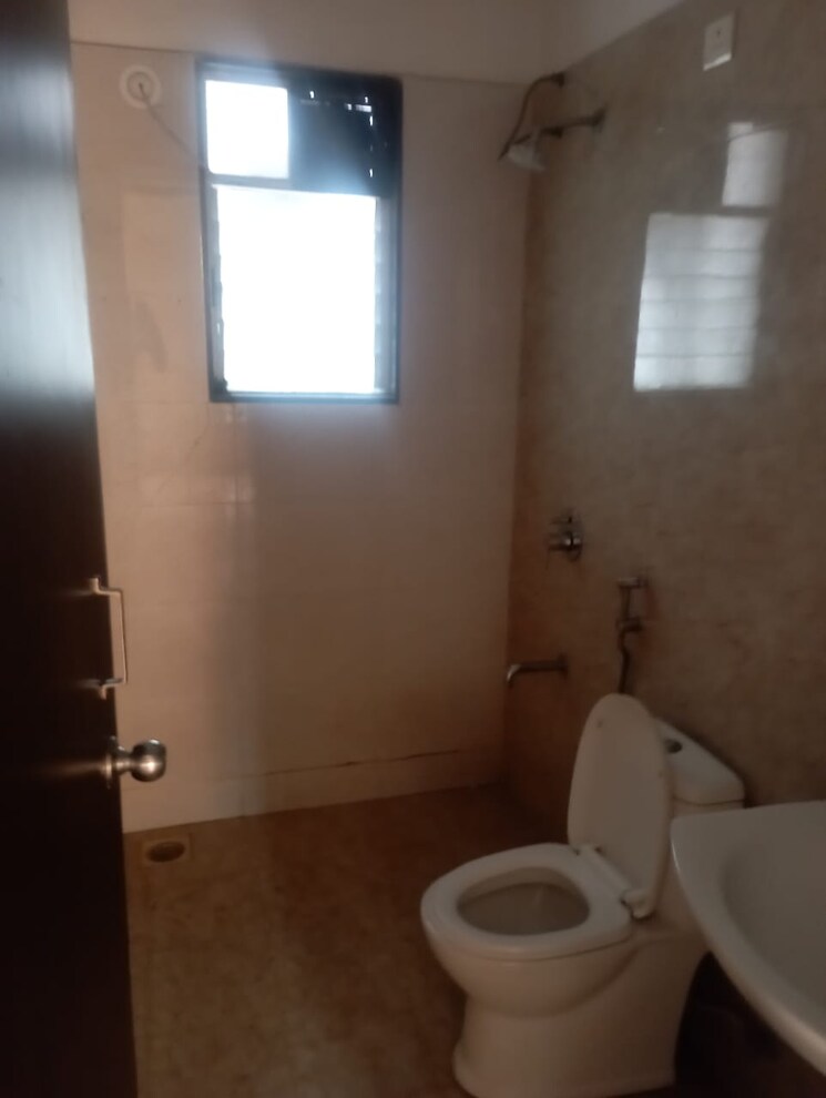 Bathroom, shankeshwar-dang-ikon 2.5 Bedroom 1100 Sq.Ft. Apartment In Ravet Pune 8020611