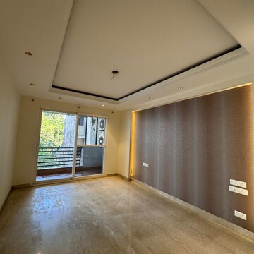 Room in 4 BHK Builder Floor at Ansal Sushant Lok I, Sector 43 – for Rent