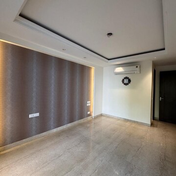 Room in 4 BHK Builder Floor at Ansal Sushant Lok I, Sector 43 – for Rent