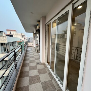 Balcony in 4 BHK Builder Floor at Ansal Sushant Lok I, Sector 43 – for Rent