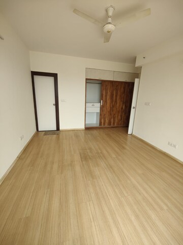 Room in 3.5 BHK Apartment at DLF Westend Heights New Town, Akshayanagar – for Rent