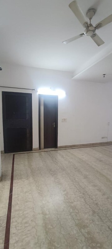 Room in 2 BHK Independent House at RWA Apartments Sector 41, Sector 41 – for Rent