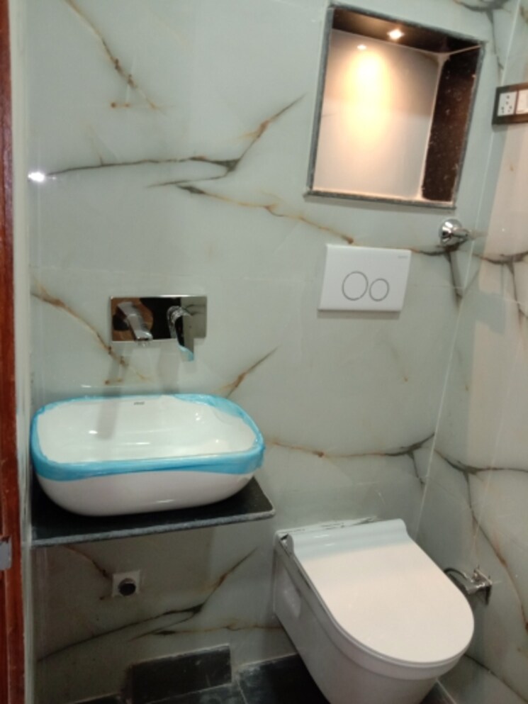 Bathroom, dwarka mor 2 Bedroom 459 Sq.Ft. Builder Floor In Dwarka Mor Delhi 8020677