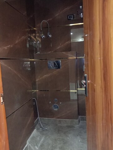 Furnished Amenities in 2 BHK Builder Floor at Dwarka Mor – for Sale