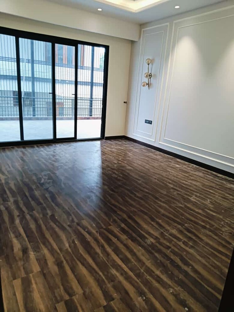 Room, emaar-marbella 3 Bedroom 2400 Sq.Ft. Builder Floor In Sector 66 Gurgaon 8020760