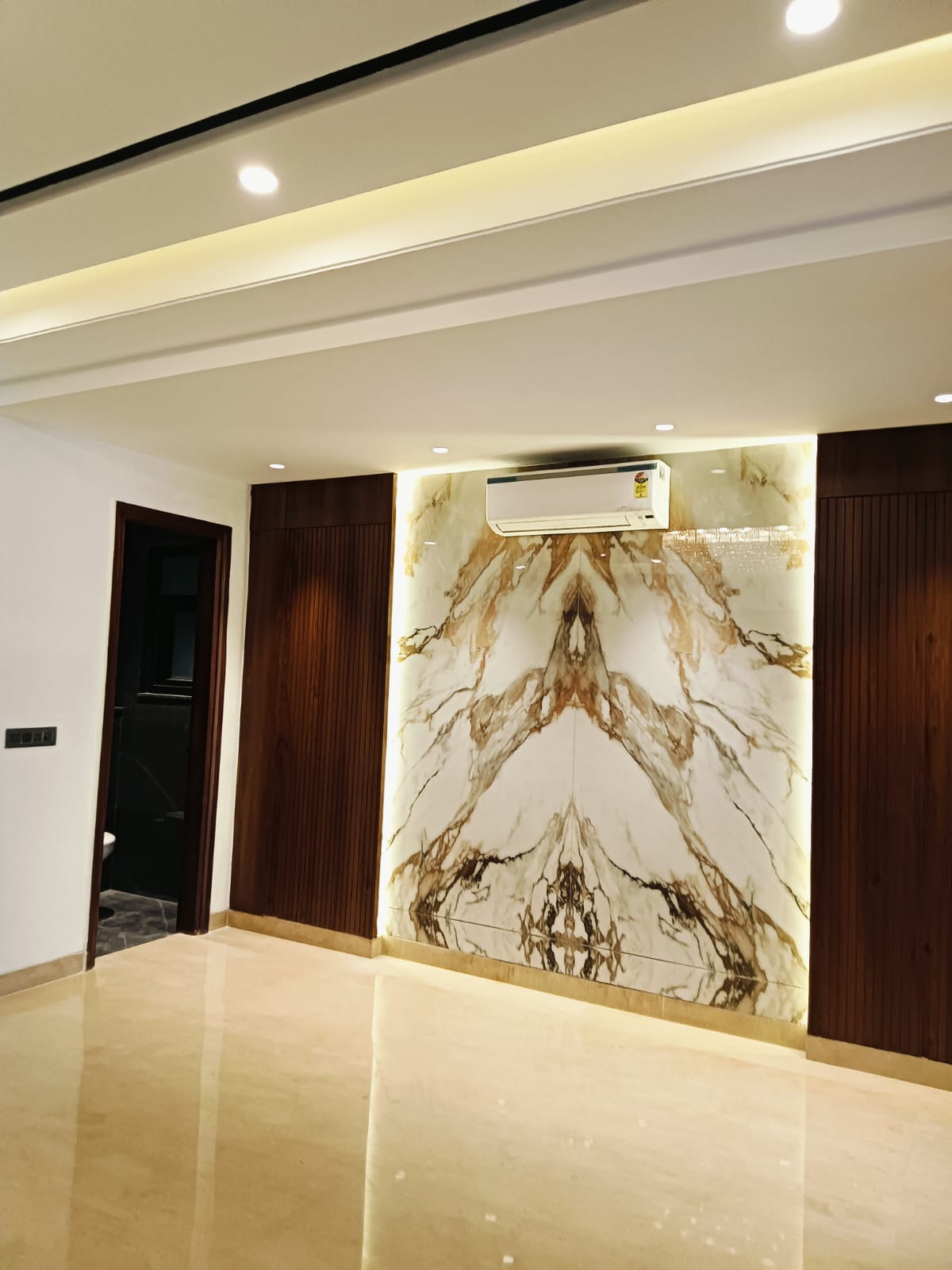 3 BHK + Servant Room Builder Floor For Sale in Emaar Marbella