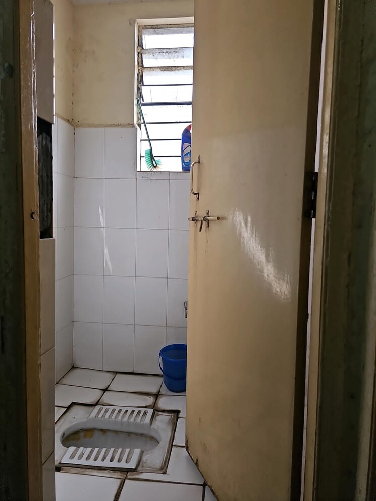 Bathroom, balaji-heights-kharadi 1.5 Bedroom 1050 Sq.Ft. Apartment In Kharadi Pune 8020852