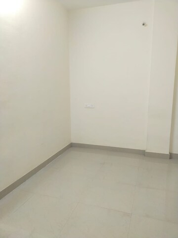 Room in 1 BHK Apartment at Galande Plaza, Wadgaon Sheri – for Rent