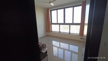 Room in 1 BHK Apartment at Amanora Future Towers, Hadapsar – for Rent