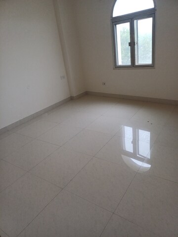 Bathroom in 3 BHK Apartment at RCB Shiva Greens, Vrindavan Yojna – for Rent