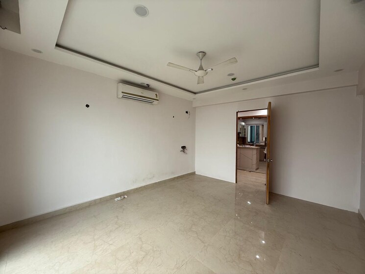 Room, nimbus-the-hyde-park 2 Bedroom 1010 Sq.Ft. Apartment In Sector 78 Noida 8020895