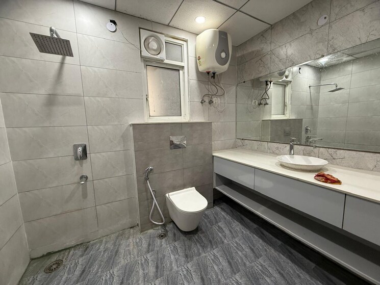 Bathroom, nimbus-the-hyde-park 2 Bedroom 1010 Sq.Ft. Apartment In Sector 78 Noida 8020895
