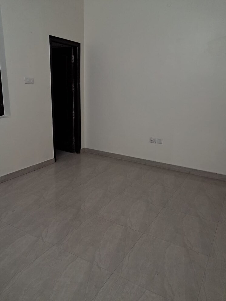 Room, nimbus-the-hyde-park 3 Bedroom 1320 Sq.Ft. Apartment In Sector 78 Noida 8020904