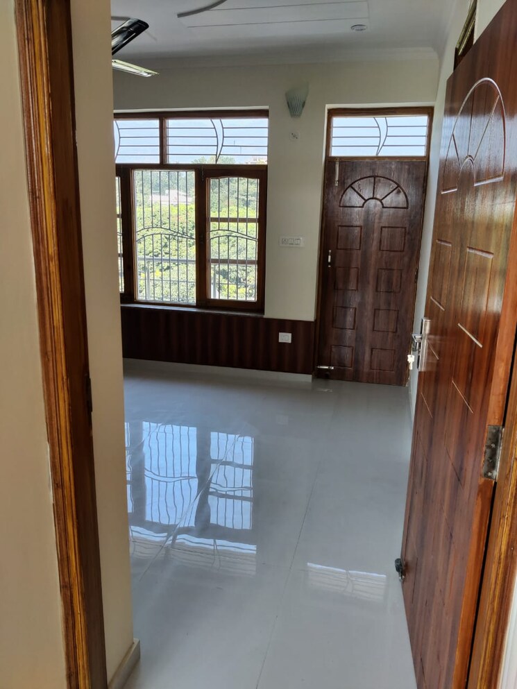 Balcony, malsi 4 Bedroom 114 Sq.Yd. Builder Floor In Malsi Dehradun 8020914