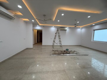 Room in 3 BHK Apartment at Mahagun Mezzaria, Sector 78 – for Rent