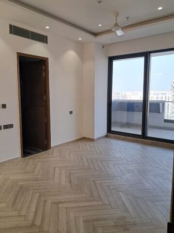 Room in 3 BHK Apartment at Mahagun Mezzaria, Sector 78 – for Rent