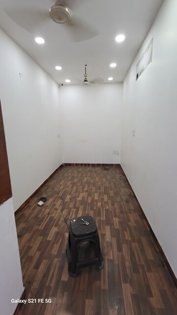 Commercial Shop 200 Sq.Ft. For Rent in Karol Bagh Delhi  8021044