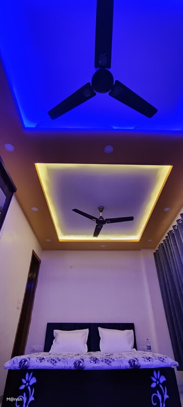 Furnished Amenities in 4 BHK Apartment at Mahagun Mezzaria, Sector 78 – for Sale