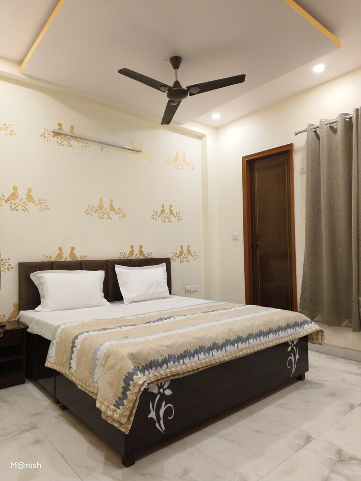 Bedroom, mahagun-mezzaria 4 Bedroom 3525 Sq.Ft. Apartment In Sector 78 Noida 8021052