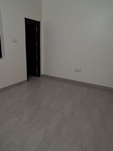 Room in 4 BHK Apartment at Mahagun Mezzaria, Sector 78 – for Sale