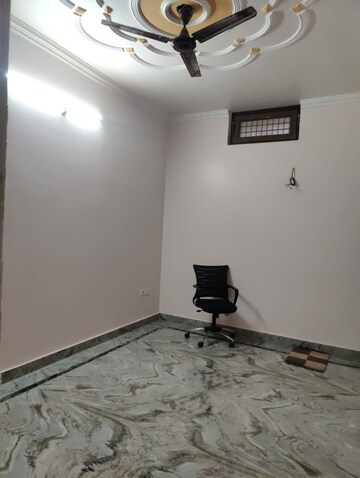 Master Bedroom in 2 BHK Villa at Aliganj – for Rent