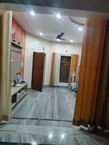 Bedroom in 2 BHK Villa at Aliganj – for Rent