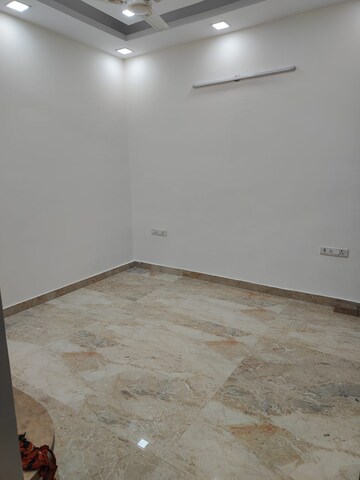 Room in 2 BHK Independent House at Tagore Garden – for Rent
