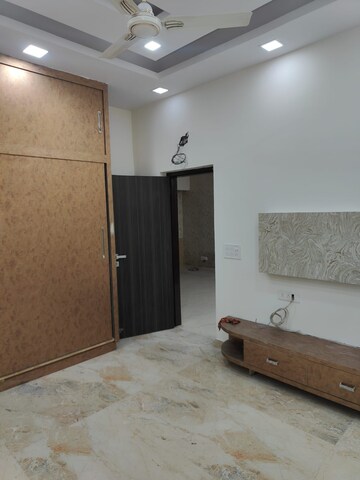 Room in 2 BHK Independent House at Tagore Garden – for Rent