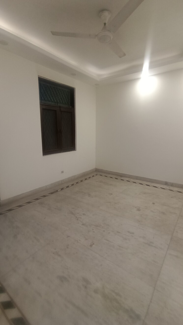 Room, kalkaji 2.5 Bedroom 900 Sq.Ft. Independent House In Kalkaji Delhi 8021137