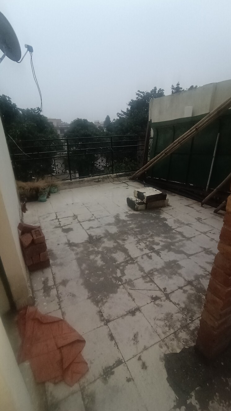 Balcony, kalkaji 2.5 Bedroom 900 Sq.Ft. Independent House In Kalkaji Delhi 8021137