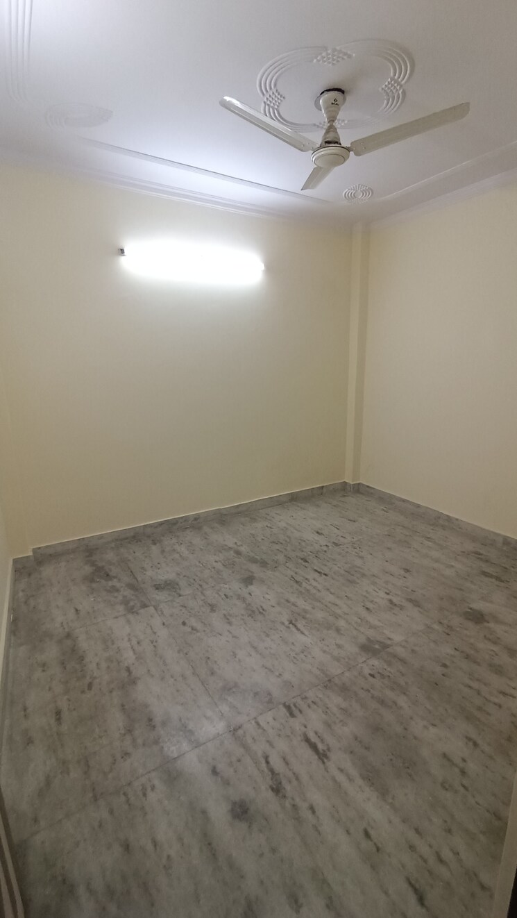 Room, govindpuri 1.5 Bedroom 4500 Sq.Ft. Independent House In Govindpuri Delhi 8021180