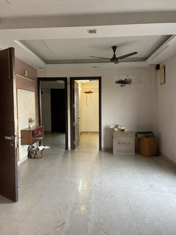 Room in 3 BHK Builder Floor at Shalimar Bagh – for Sale