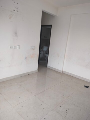 Room in 2 BHK Apartment at Signature Global The Millennia Phase 1, Sector 37d – for Rent
