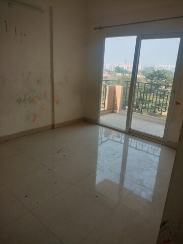 Room in 2 BHK Apartment at Signature Global The Millennia Phase 1, Sector 37d – for Rent