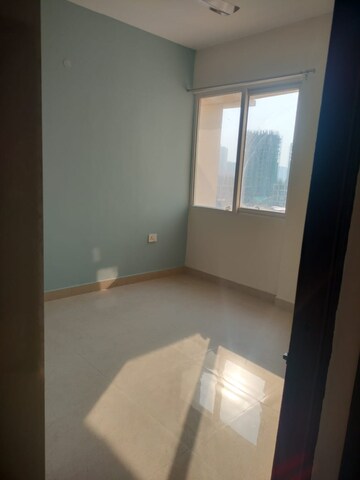 Room in 2 BHK Apartment at Signature Global The Millennia, Sector 37d – for Rent