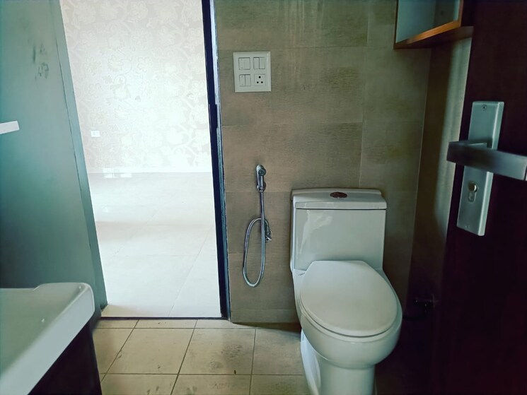 Bathroom, elite-golf-green 3.5 Bedroom 1895 Sq.Ft. Apartment In Sector 79 Noida 8021397