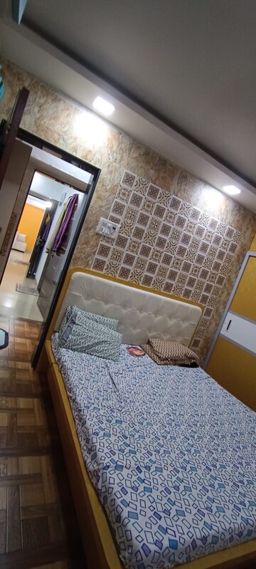 Bedroom in 3 BHK Apartment at Hiranandani Estate – for Rent