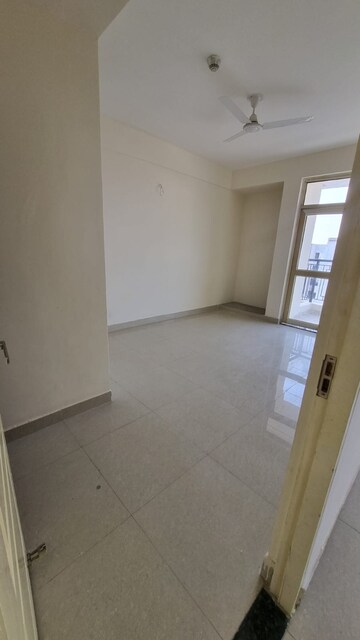 Room in 3.5 BHK Apartment at Paarth Aadyant, Gomti Nagar – for Rent
