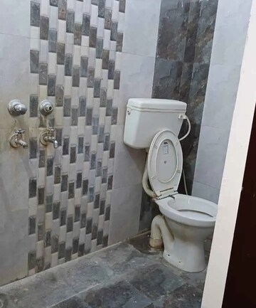 Bathroom in 2 BHK Villa at Aliganj – for Rent