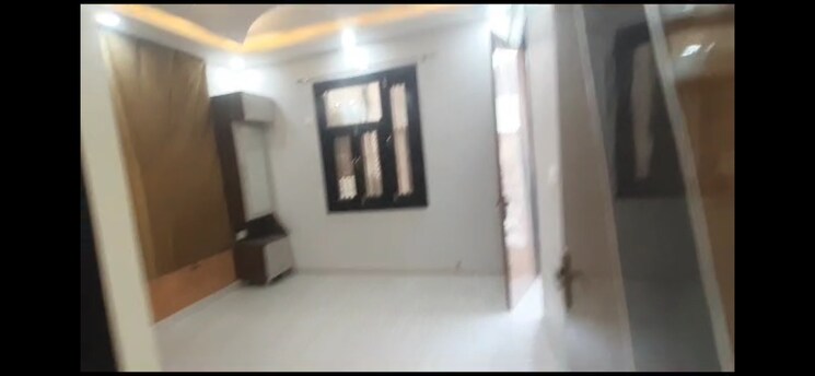 Room, bhagwati garden 3 Bedroom 80 Sq.Yd. Builder Floor In Bhagwati Garden Delhi 8021716
