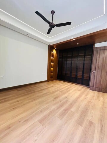 Room in 3 BHK Apartment at Mahavir Enclave 1 – for Sale