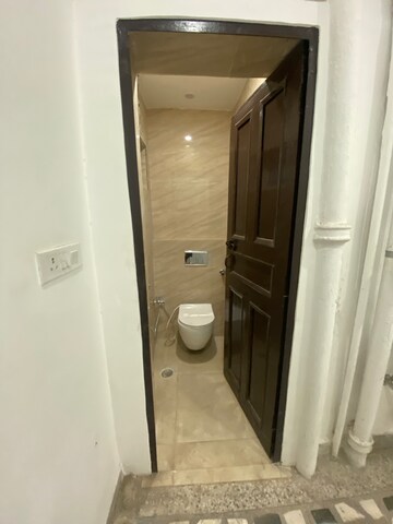 Attached Bathroom in 1.5 BHK Independent House at Malviya Nagar – for Rent